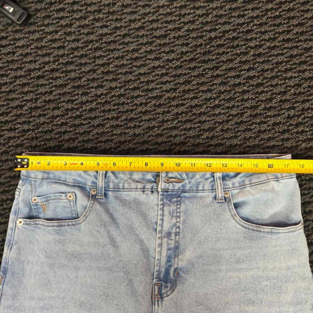 Frye Light Wash Blue Denim Straight Leg Jeans Classic 5-Pocket High Rise Size 31 - Picture 6 of 12